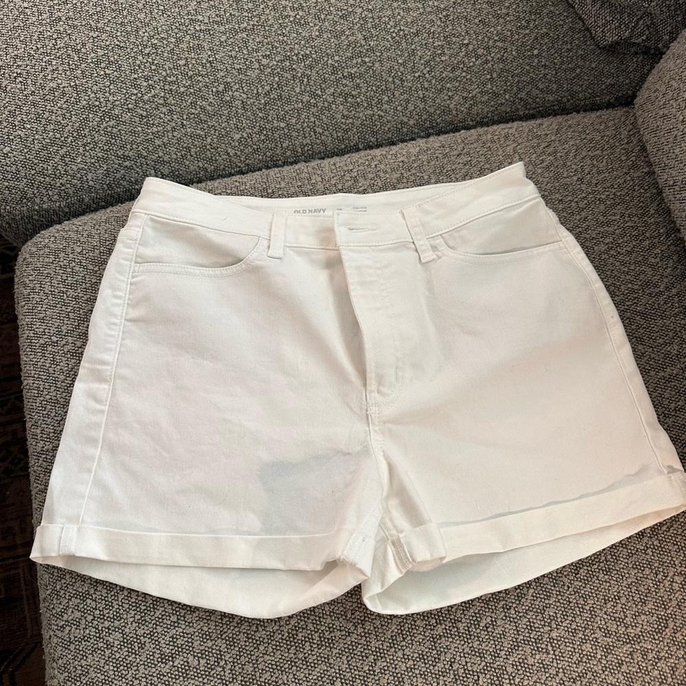 Old Navy New No Tags Women’s High-Waisted Wow Jean Shorts -- 3-inch inseam. Sz10